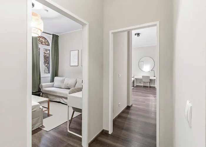 Apartment Modern 4-br With Balcony And Near U6 Metro *