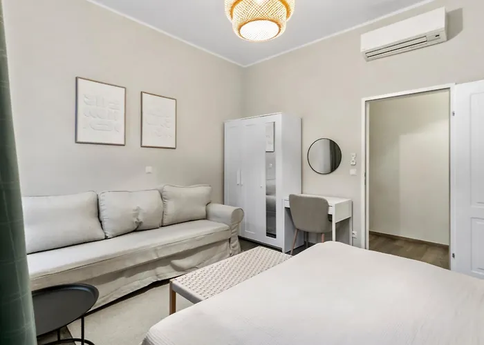 Modern 4-br With Balcony And Near U6 Metro Apartment *