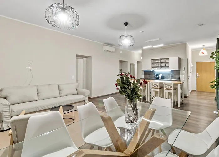 Modern 4-br With Balcony And Near U6 Metro * Vienna