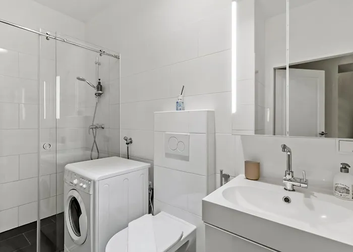 Modern 4-br With Balcony And Near U6 Metro Apartment Vienna
