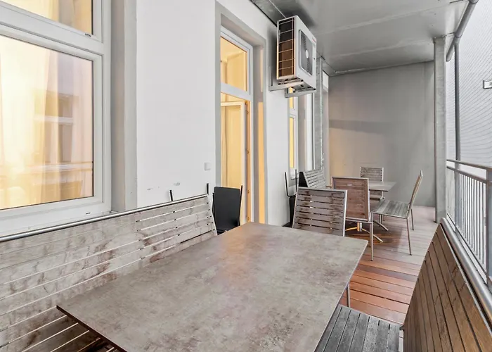 Modern 4-br With Balcony And Near U6 Metro * Vienna